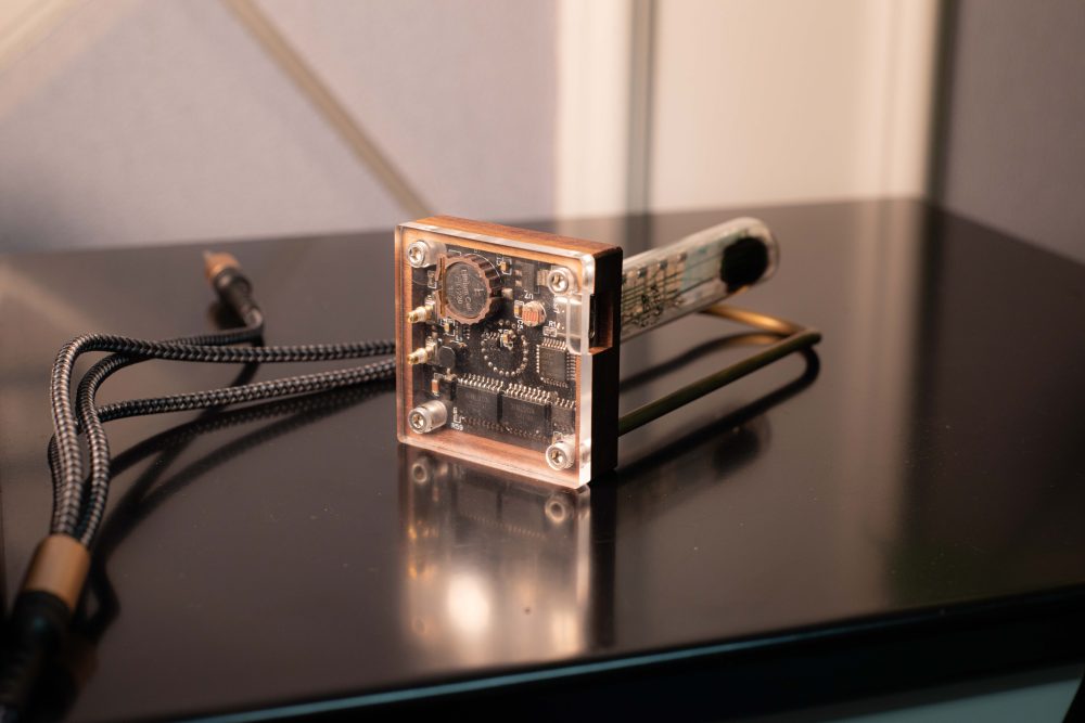 IV-18 VFD ニキシーチューブ クロック 木製シェル - 画像 (9)