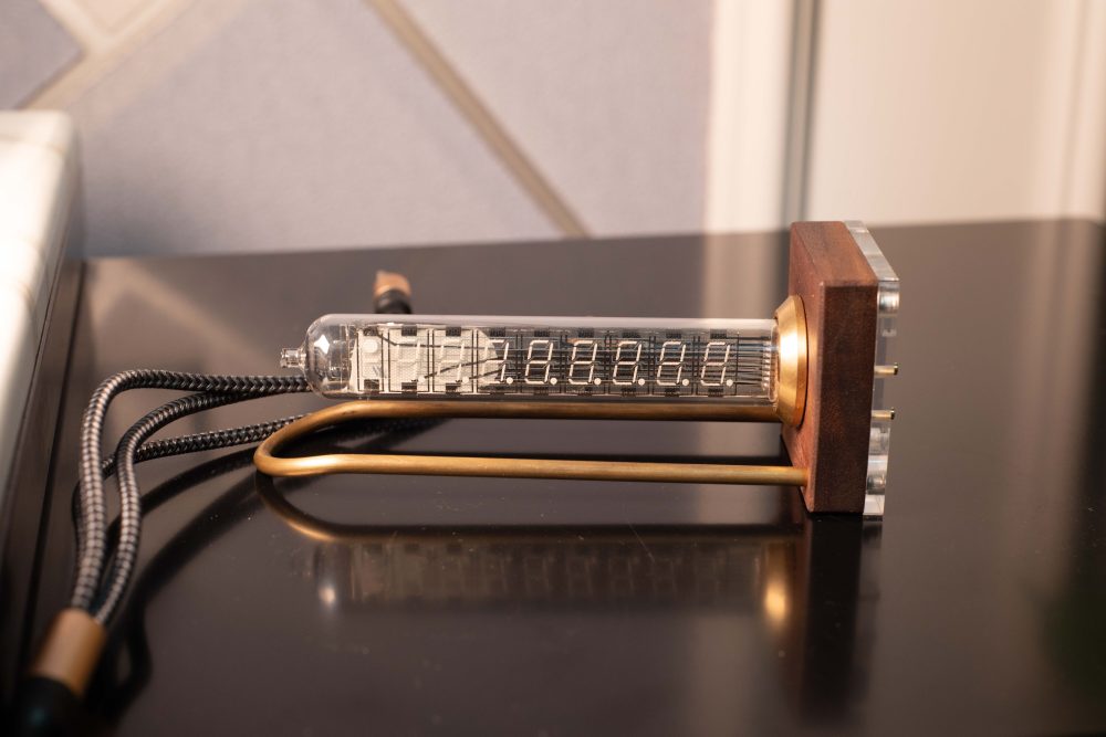 IV-18 VFD ニキシーチューブ クロック 木製シェル - 画像 (6)